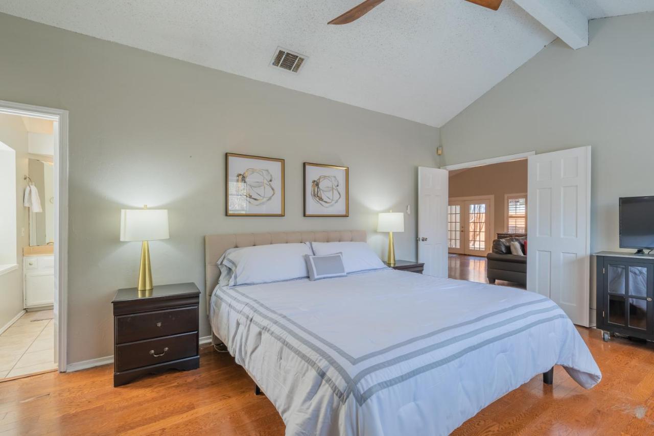 Сasa de vacaciones Beautiful House In An Upscale Neighborhood With Pool, Private Patio & Bbq San Antonio